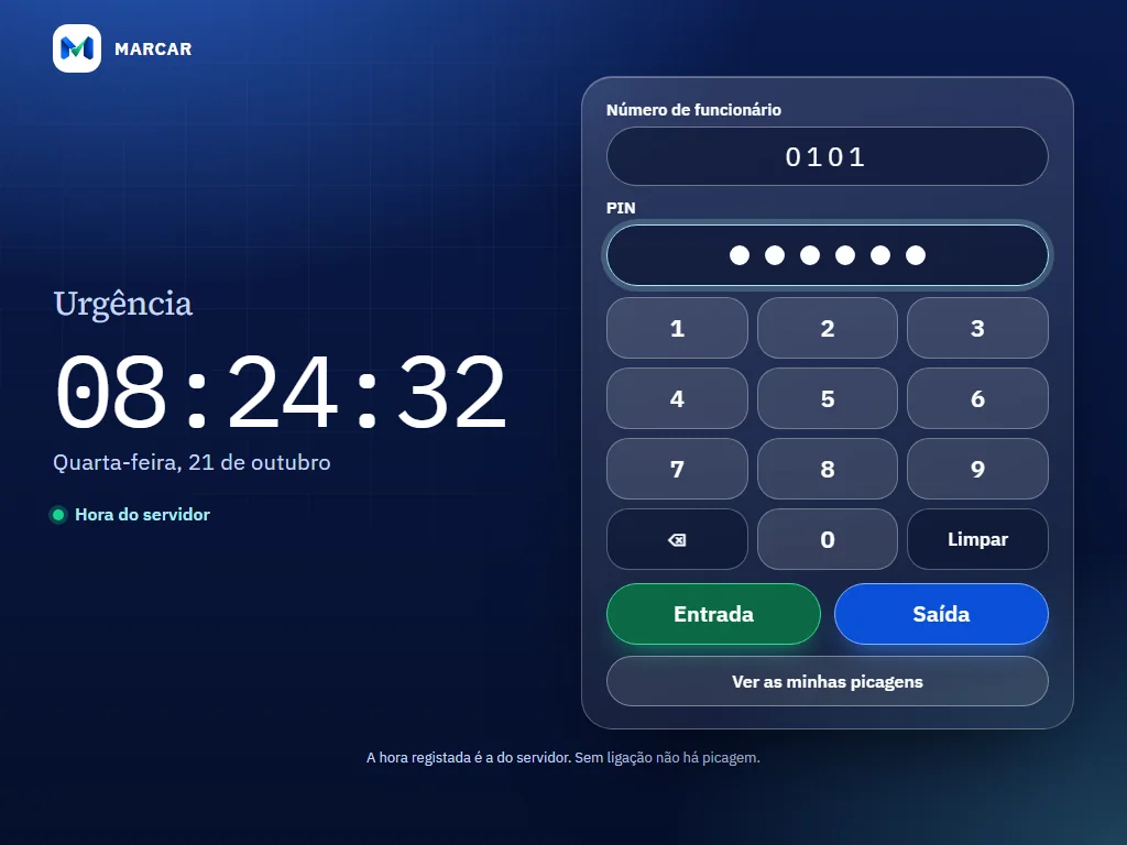 Quiosque de picagem num tablet: número, PIN e botões de entrada e saída.